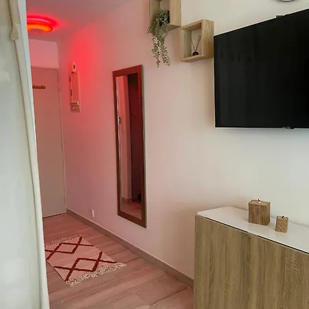 A Maxime 20 M² Avec Piscine Partagee