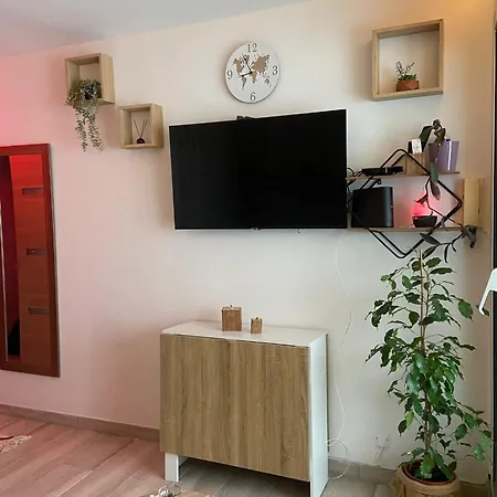 Apartamento A Maxime 20 M² Avec Piscine Partagee *