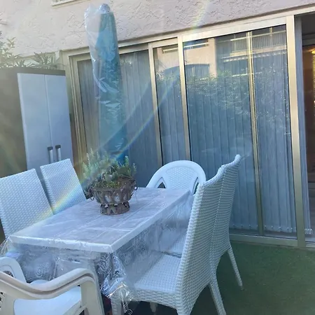 A Maxime 20 M² Avec Piscine Partagee Daire *